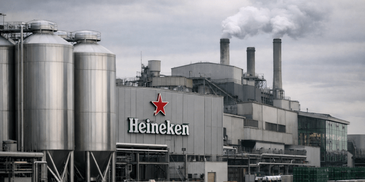 Heineken shares fall as CEO to step down; analysts mixed on strategic outlook