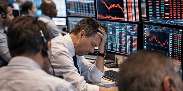 FTSE falls 0.3% as rising oil prices shake rate cut expectations